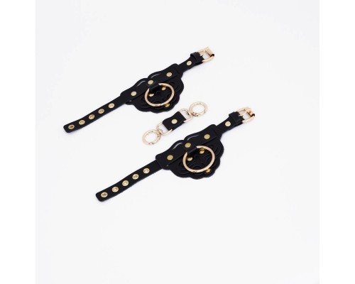 Наручники с золотистой фурнитурой