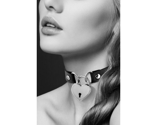 Чокер с замком сердце COLLIER PENDENTIF COEUR NOIR - стильный аксессуар для эротических игр