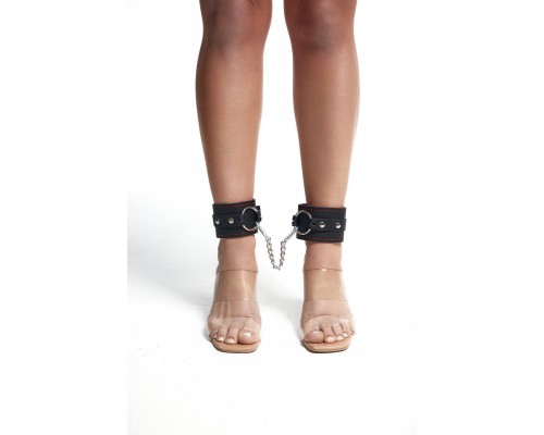 Оковы чёрно-красные