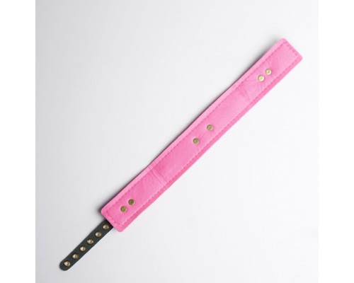 Ошейник с розовой строчкой и золотистым покрытием